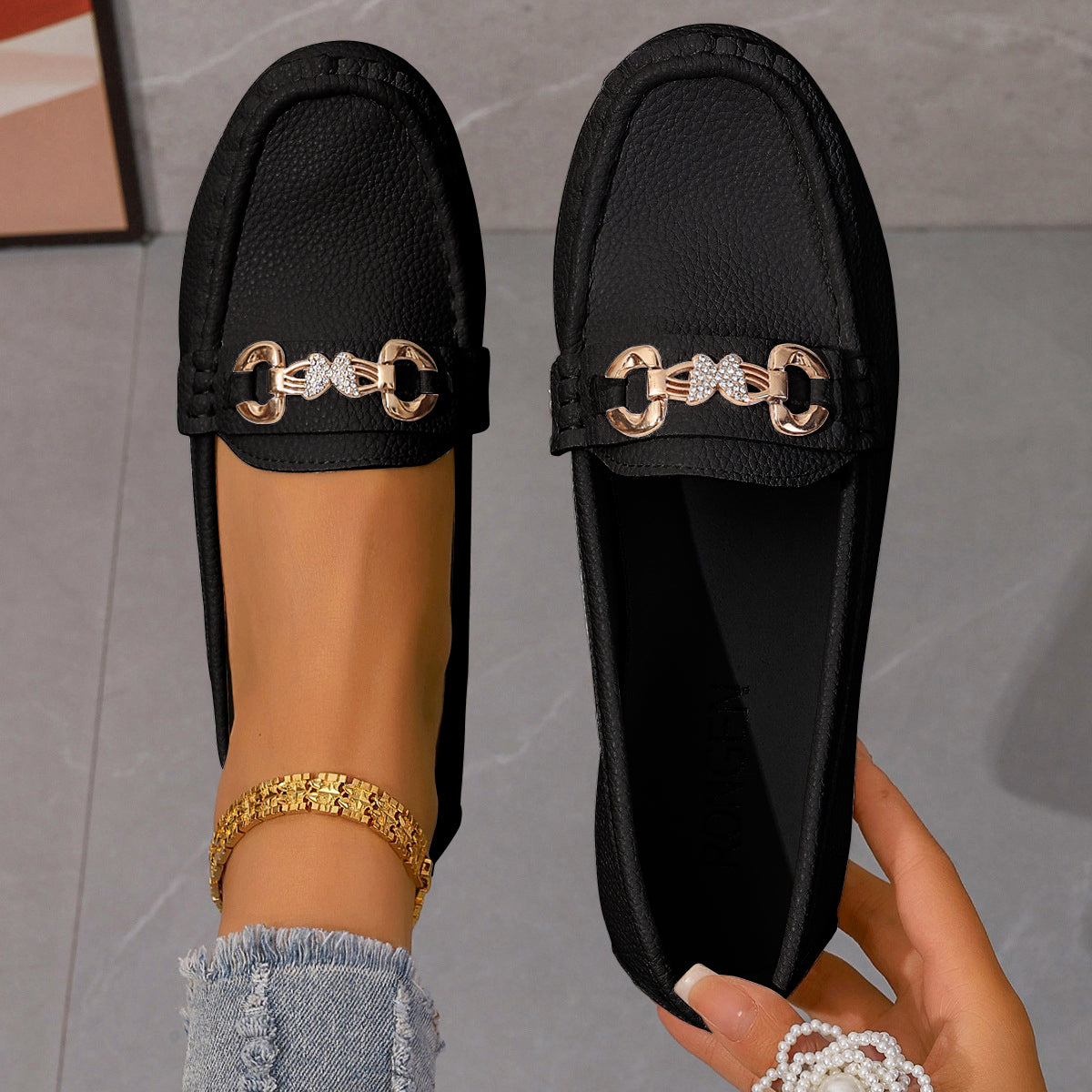 Amara | Stylish And Simple Flat Shoes