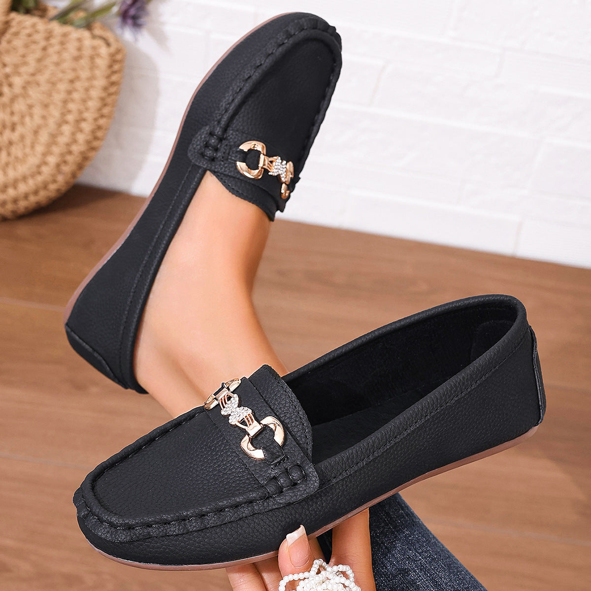 Amara | Stylish And Simple Flat Shoes