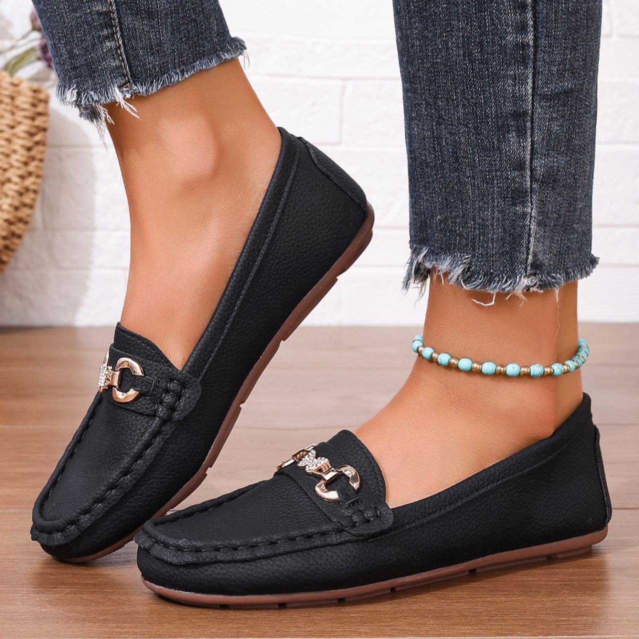 Amara | Stylish And Simple Flat Shoes