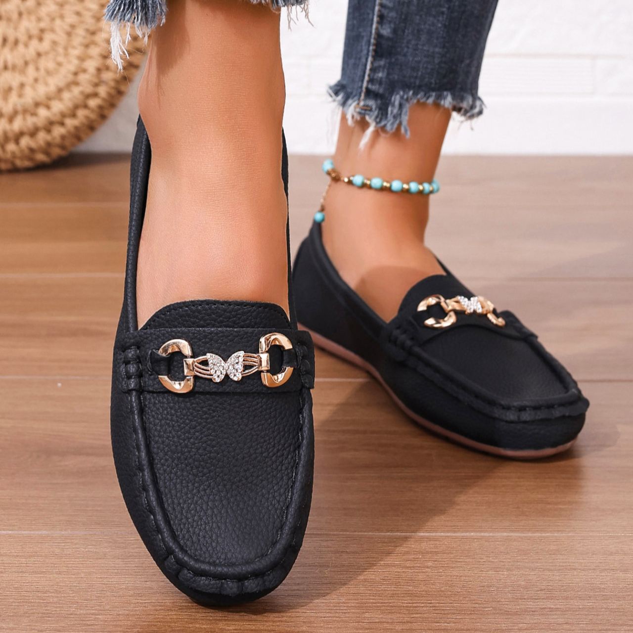 Amara | Stylish And Simple Flat Shoes